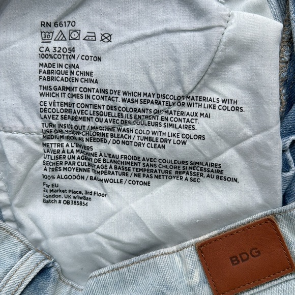 Women's BDG Distressed Slim Fit Boyfriend Jeans Size 29W Measures 35x27 - Picture 6 of 6
